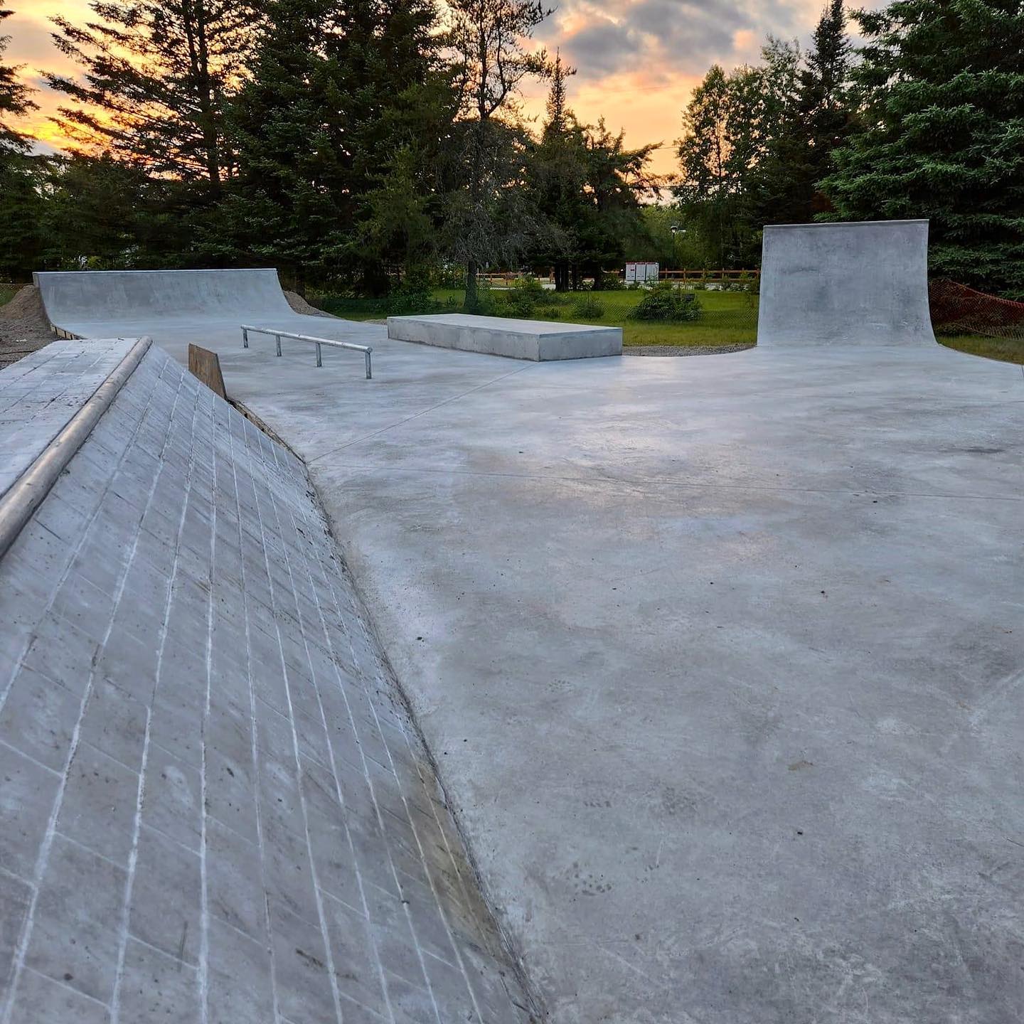 Chute-Saint-Philippe skatepark